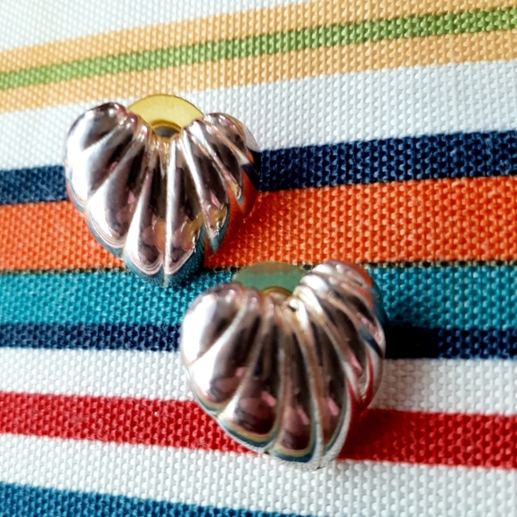 SILVER TONED HEART EARRINGS - Picture 1 of 5